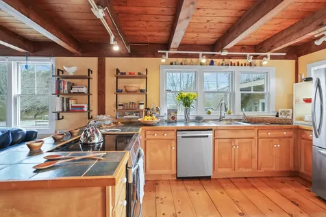 44 Plantingfield Way Edgartown MA 02539