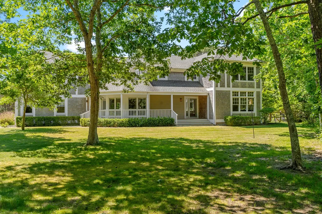 18 South Pond Road West Tisbury MA 02575