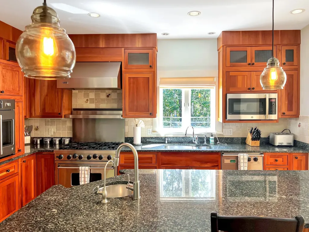 18 South Pond Road West Tisbury MA 02575