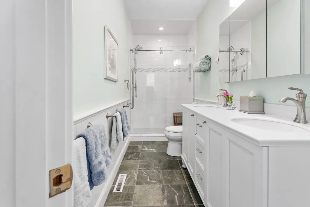 18 South Pond Road West Tisbury MA 02575