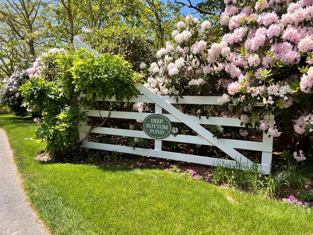 18 South Pond Road West Tisbury MA 02575