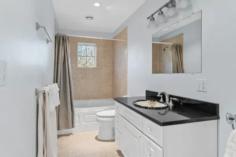 18 South Pond Road West Tisbury MA 02575