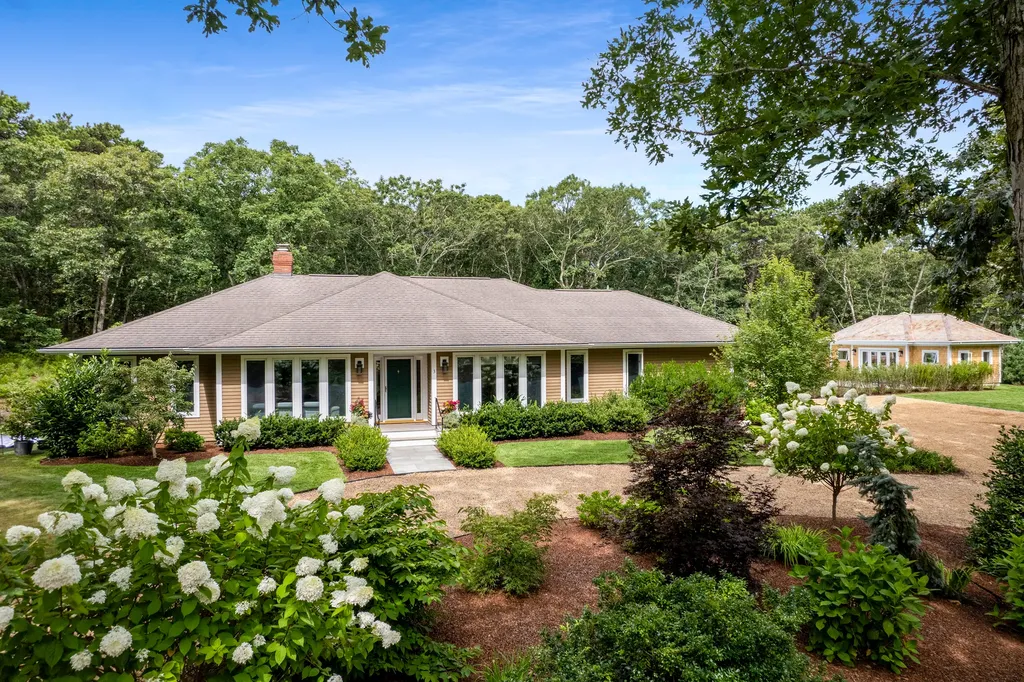 3 Mayhew Way Oak Bluffs MA 02557