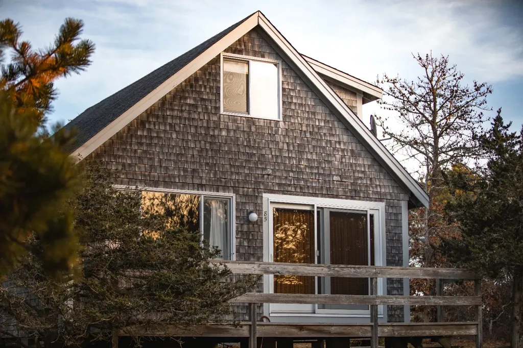 85 Bay View Avenue Edgartown MA 02539