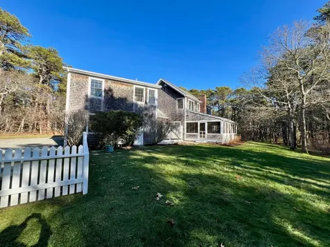 32 Harthaven Road Oak Bluffs MA 02557