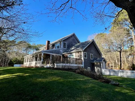 32 Harthaven Road Oak Bluffs MA 02557