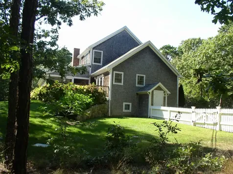 32 Harthaven Road Oak Bluffs MA 02557