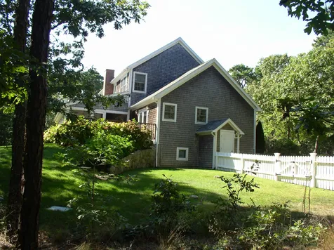 32 Harthaven Road Oak Bluffs MA 02557