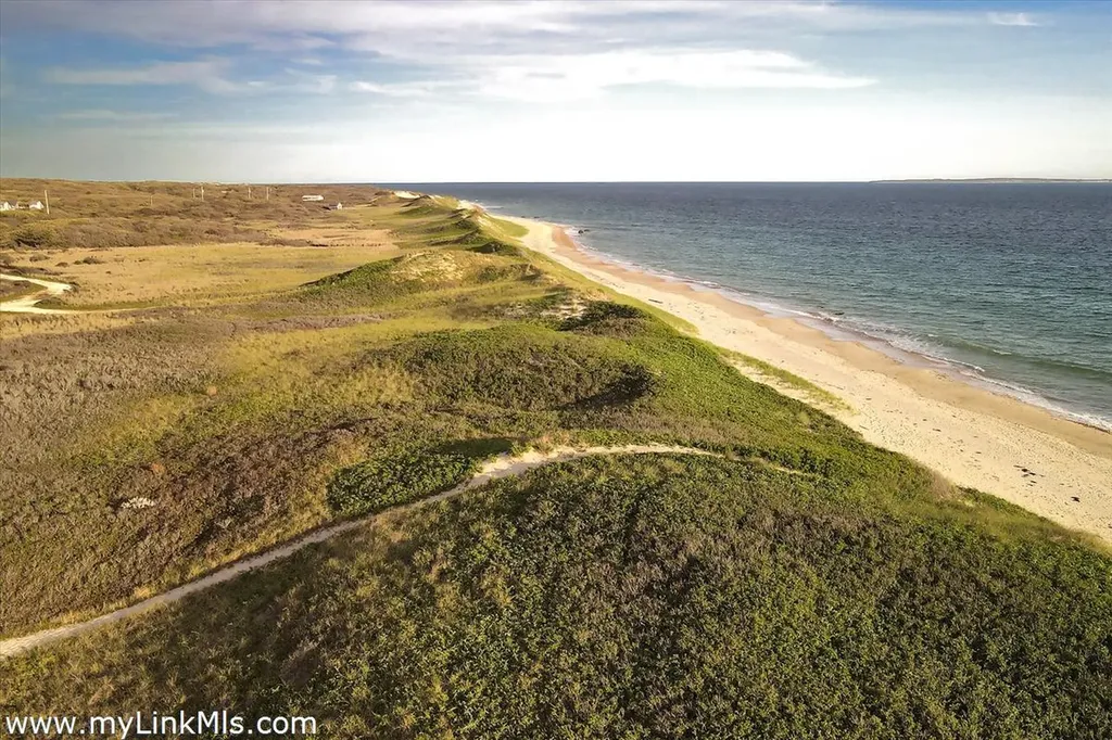 00 Moshup Trail Aquinnah MA 02535