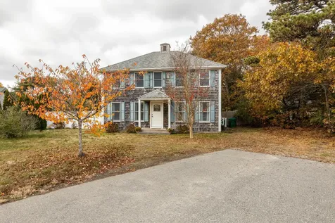 2B Lauras Way Oak Bluffs MA 02557