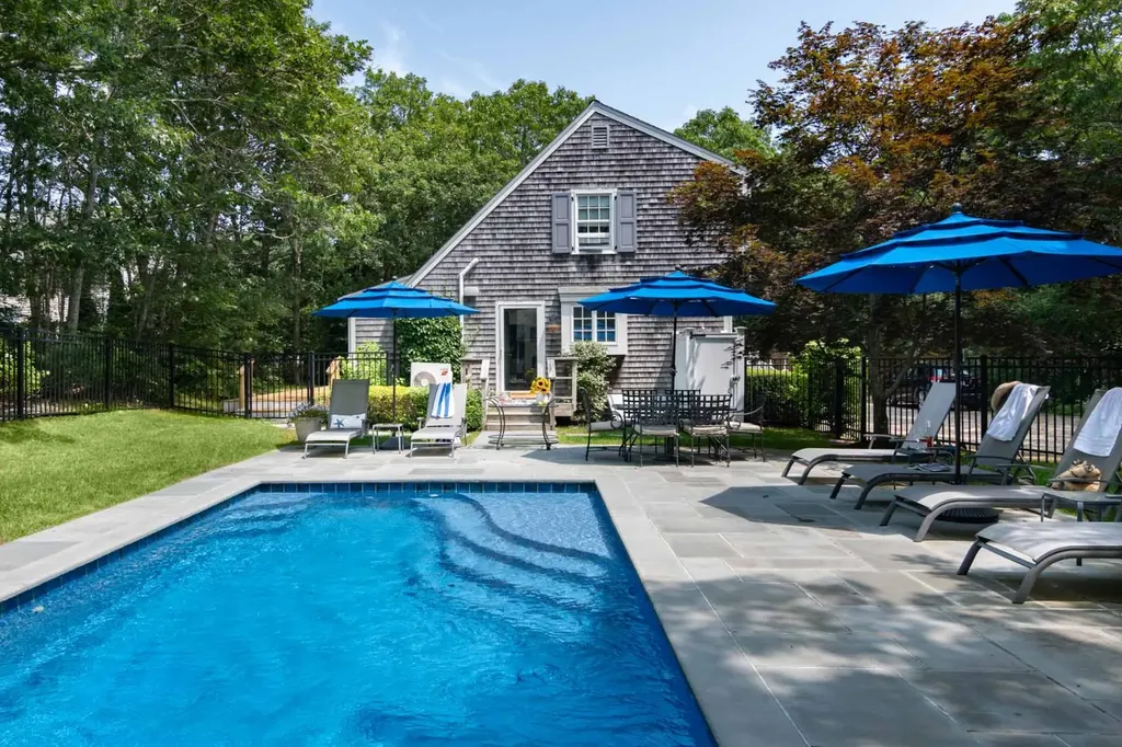 3 Duncan Close Edgartown MA 02539