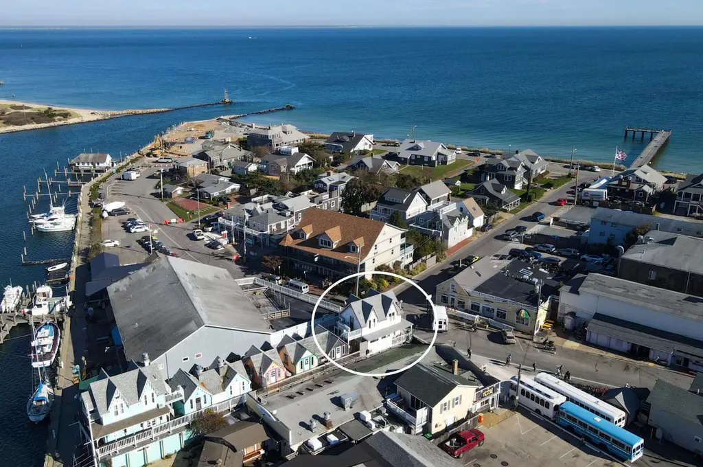 8 Circuit Avenue Extension Oak Bluffs MA 02557