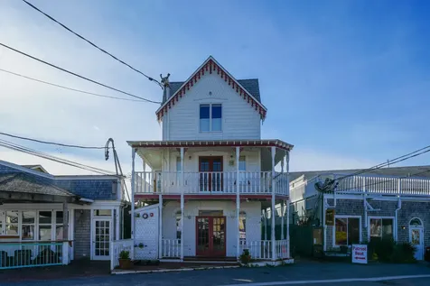 8 Circuit Avenue Extension Oak Bluffs MA 02557