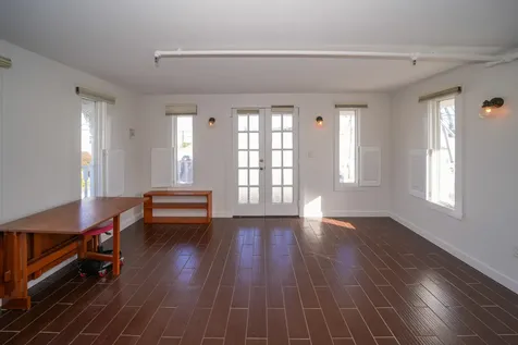 8 Circuit Avenue Extension Oak Bluffs MA 02557