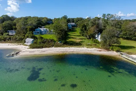 301 Main Street Vineyard Haven MA 02568