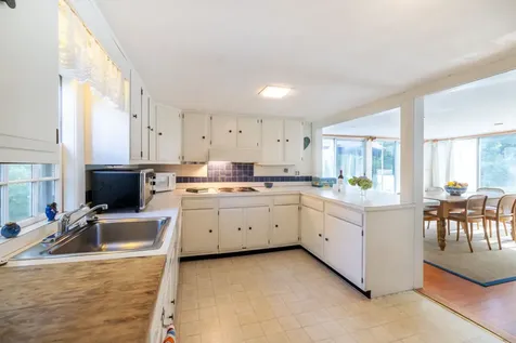 301 Main Street Vineyard Haven MA 02568