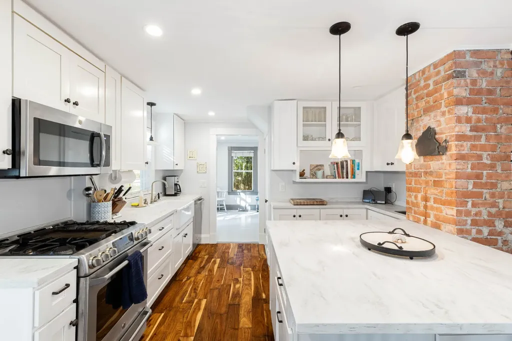 249 State Road Vineyard Haven MA 02568