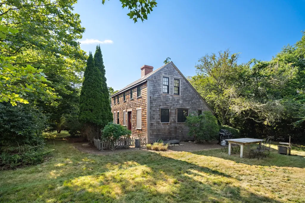 4 Elias Lane West Tisbury MA 02575