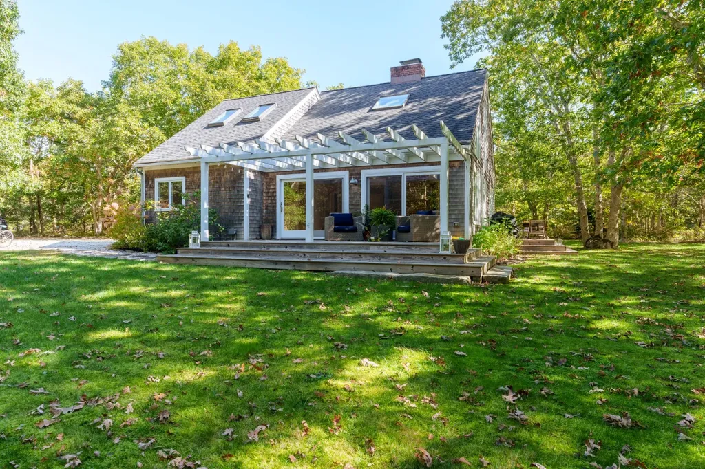 46 Crow Hollow Road West Tisbury MA 02575