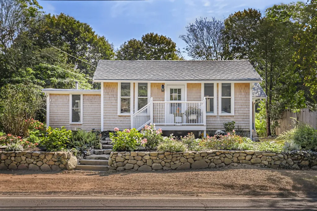 238 State Road Vineyard Haven MA 02568