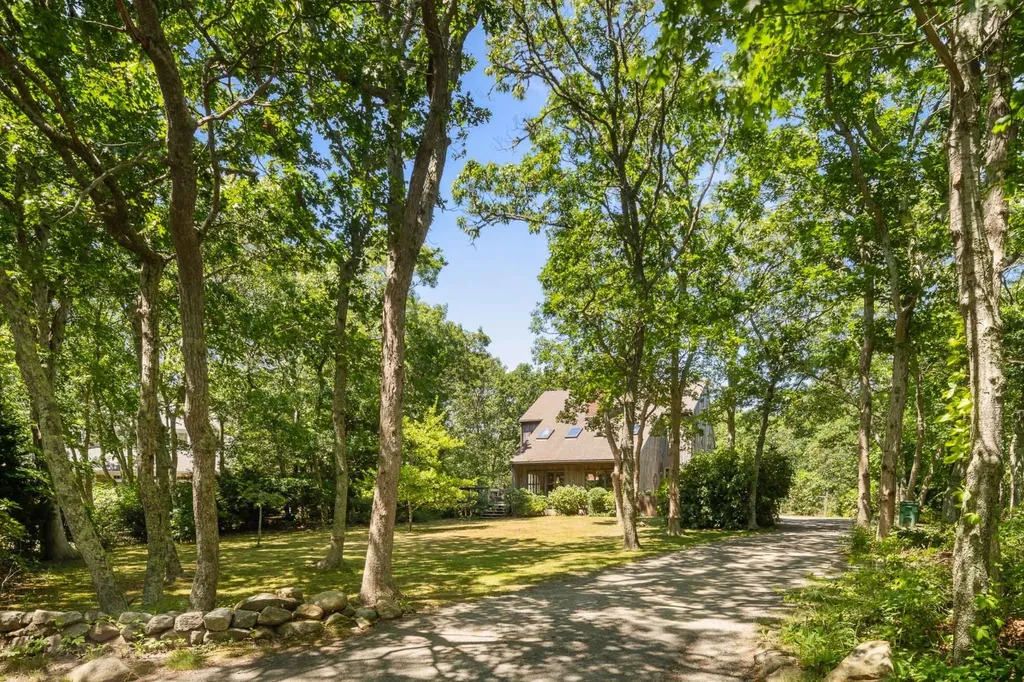 99 Old Purchase Road Edgartown MA 02539