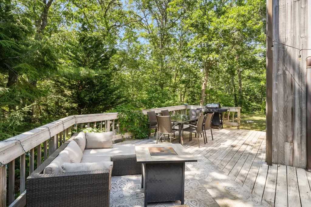 99 Old Purchase Road Edgartown MA 02539