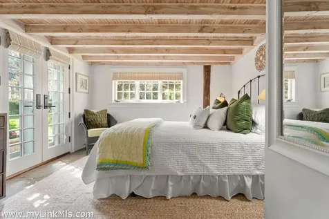 5 Stillpoint Meadows Road West Tisbury MA 02575