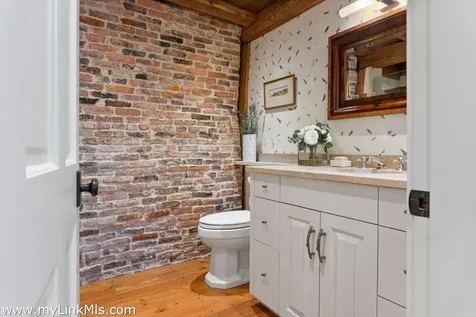 5 Stillpoint Meadows Road West Tisbury MA 02575