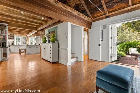 5 Stillpoint Meadows Road West Tisbury MA 02575