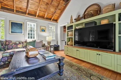 5 Stillpoint Meadows Road West Tisbury MA 02575