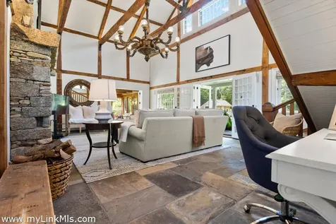 5 Stillpoint Meadows Road West Tisbury MA 02575