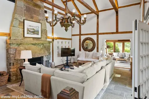 5 Stillpoint Meadows Road West Tisbury MA 02575