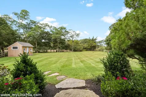 5 Stillpoint Meadows Road West Tisbury MA 02575