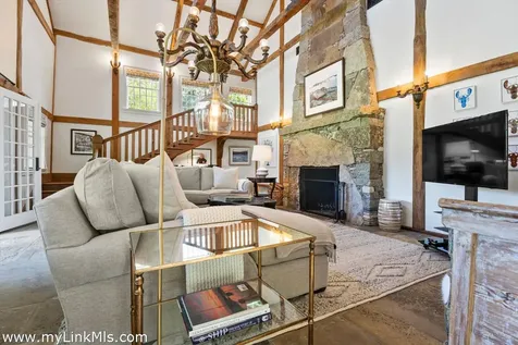 5 Stillpoint Meadows Road West Tisbury MA 02575