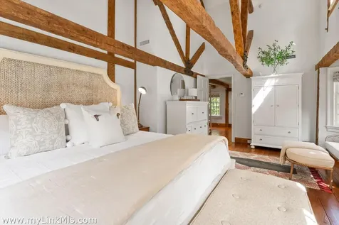 5 Stillpoint Meadows Road West Tisbury MA 02575