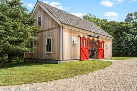 5 Stillpoint Meadows Road West Tisbury MA 02575