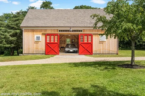 5 Stillpoint Meadows Road West Tisbury MA 02575