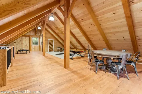 5 Stillpoint Meadows Road West Tisbury MA 02575