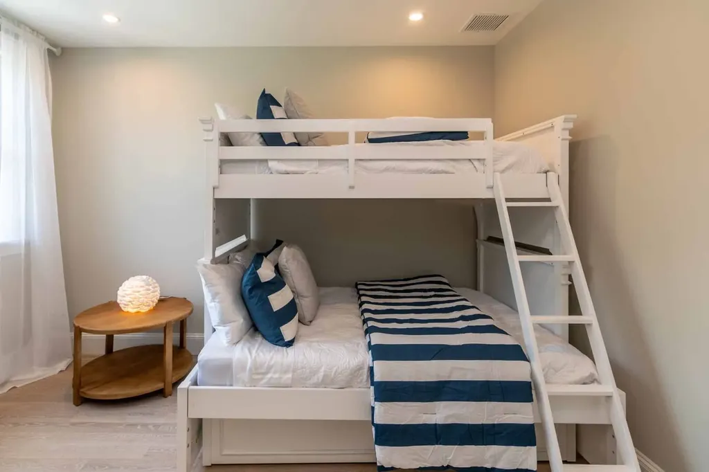 69 Division Road Edgartown MA 02539