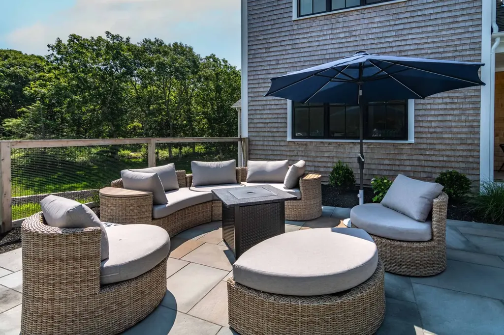 69 Division Road Edgartown MA 02539