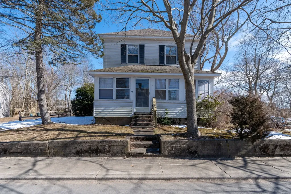 43 Look Street Vineyard Haven MA 02568