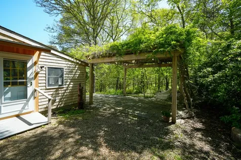 123 Manchester Avenue Oak Bluffs MA 02557