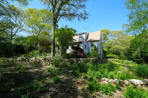 123 Manchester Avenue Oak Bluffs MA 02557