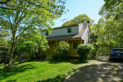 123 Manchester Avenue Oak Bluffs MA 02557