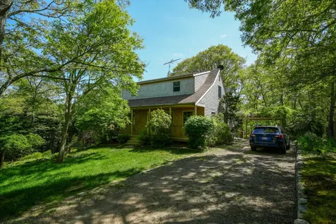 123 Manchester Avenue Oak Bluffs MA 02557