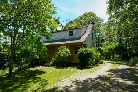 123 Manchester Avenue Oak Bluffs MA 02557