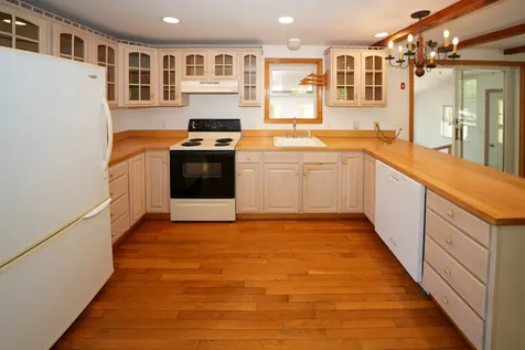 123 Manchester Avenue Oak Bluffs MA 02557