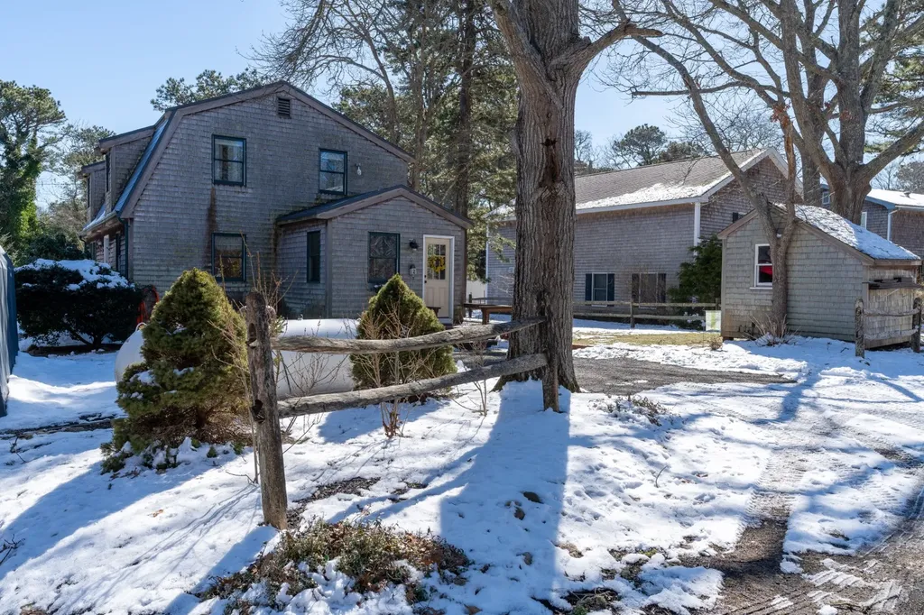 2 Lagrange Avenue Oak Bluffs MA 02557