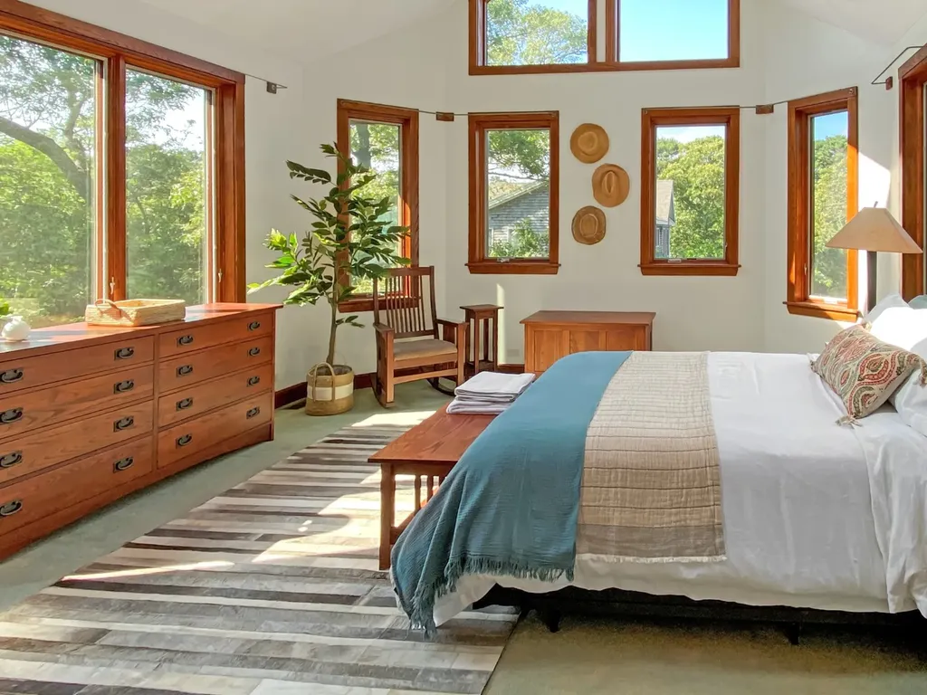 33 Clay Avenue Oak Bluffs MA 02557