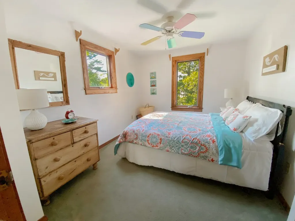 33 Clay Avenue Oak Bluffs MA 02557